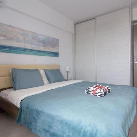 New Spacious Apartment Located In Пирея Екстериор снимка