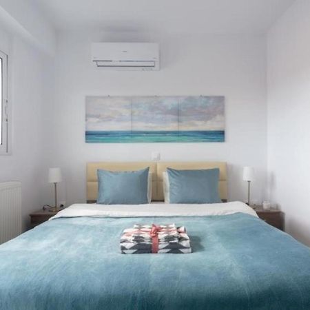 New Spacious Apartment Located In Пирея Екстериор снимка