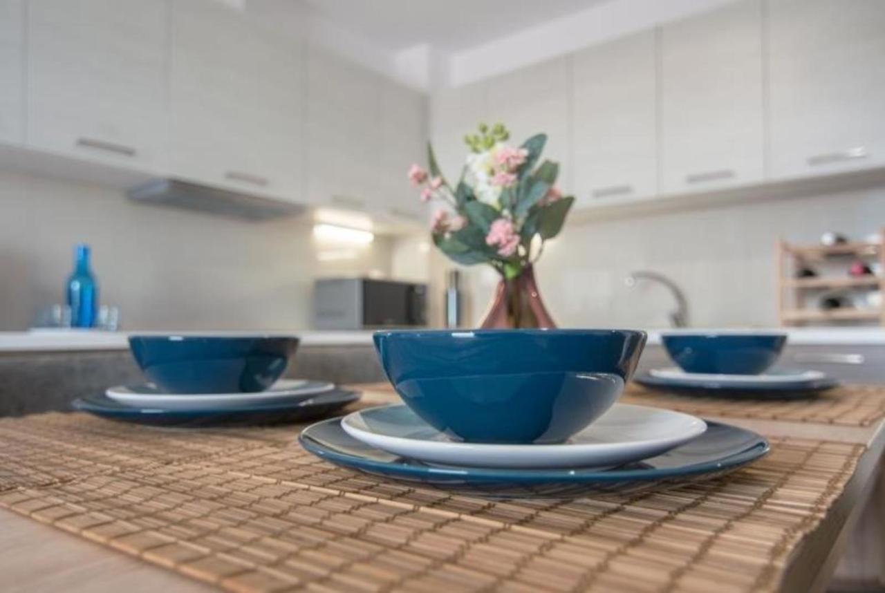New Spacious Apartment Located In Пирея Екстериор снимка