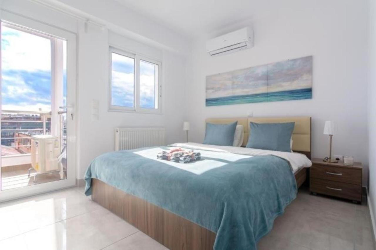 New Spacious Apartment Located In Пирея Екстериор снимка